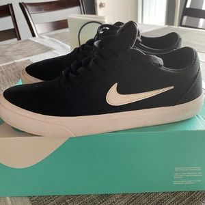 Nike SB Charge CNVS
